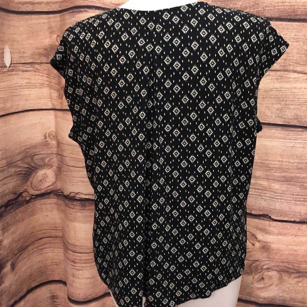 Universal Threads black print hi lo top - Picture 4 of 6